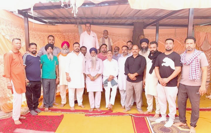 A shed was laid by the taxi union in Chabbewal.